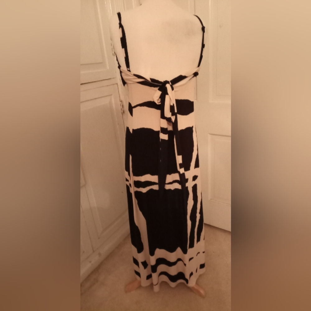 Dress - Picture 5 of 16
